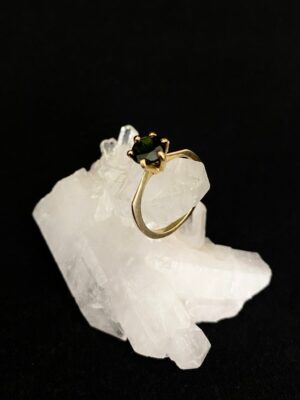 produto_102_1_img_8053-a1f2ff2c51bce2ea6316976486432007-1024-1024-1.jpeg Anel Ouro e Turmalina Verde