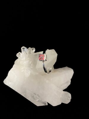 produto_134_1_img_8186-fe02d50bcdfdc423ba16995370450357-1024-1024-1.jpeg Anel Prata e Turmalina Rosa Quadrada Falange