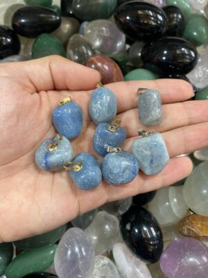 produto_142_1_img_8289-d6df10a36ff5235a4f16987622021158-1024-1024-1.jpeg Pingente de Sodalita Rolado