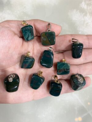 produto_151_1_img_8326-70fbcd915962206d6016988453673914-1024-1024-1.jpeg Pingente de Jaspe de Sangue Rolado