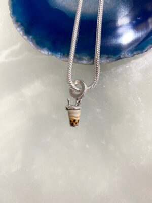 produto_155_1_img_8340-df943b0da24b4ae46216988627246643-1024-1024-1.jpeg Berloque Prata Modelo MilkShake