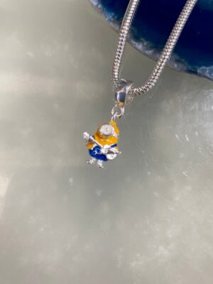 produto_156_1_img_8341-bca3af64458f712045169886255452391-ff8944984298f5077316988626907337-1024-1024-1.jpeg Berloque Prata Modelo Minion Baterista