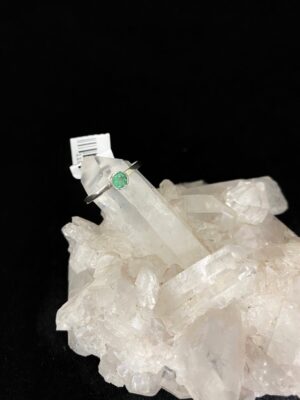 produto_16_1_img_69021-5c5fdcc0d83f3bf1c416942029217947-1024-1024-1.jpeg Anel Prata e Esmeralda Circular Falange