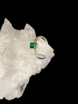 produto_17_1_img_4856-4d01a765c773861e8e17013045638656-1024-1024-1.jpeg Anel Ouro e Esmeralda