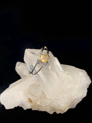 produto_192_1_img_8520-a5b6fddcad081f87f316999692486911-1024-1024-1.jpeg Anel Prata e Citrino Modelo Dois Aros falange