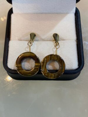 produto_213_1_img_8707-5482a9ab686332ff0317006157397768-1024-1024-1.jpeg Brinco Semi-Jóia e Olho de Tigre Modelo Moinho