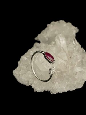 produto_234_1_photoroom_20231204_130303-513bf28a1928b2adce17017059624561-1024-1024-1.jpeg Anel Prata Modelo Lush Constelação Vermelha