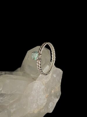 produto_273_1_photoroom_20231226_110605-b274dca47e1fed6fea17035996993054-1024-1024-1.jpeg Anel Prata e Turmalina Verde Modelo Viking falange