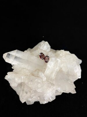 produto_27_1_img_747221-02d0c2aa5bef2edcba16956721901661-1024-1024-1.jpeg Brinco Prata e Granada