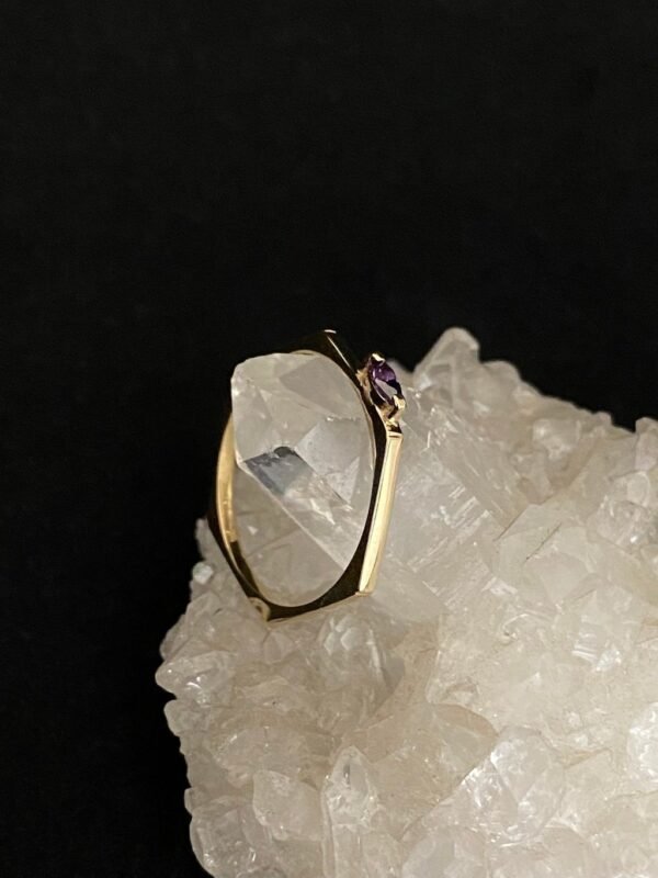 Anel Ouro modelo hexagonal e Ametista Navete - Imagem 3
