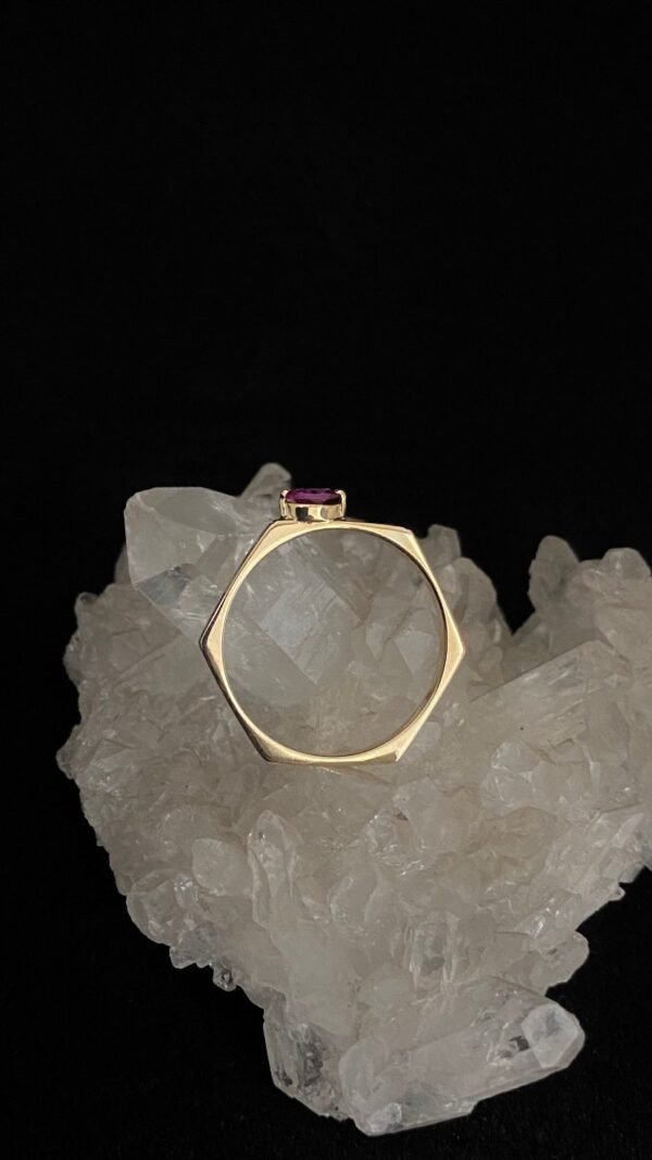 Anel Ouro modelo hexagonal e Turmalina Rosa - Imagem 3