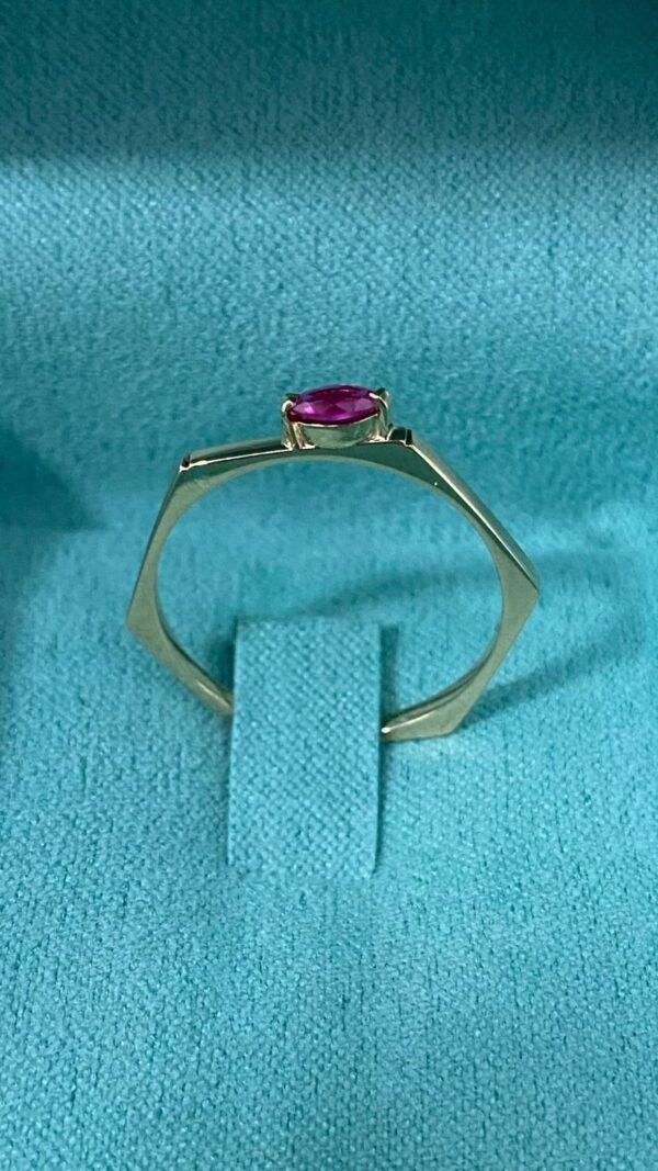Anel Ouro modelo hexagonal e Turmalina Rosa - Imagem 4