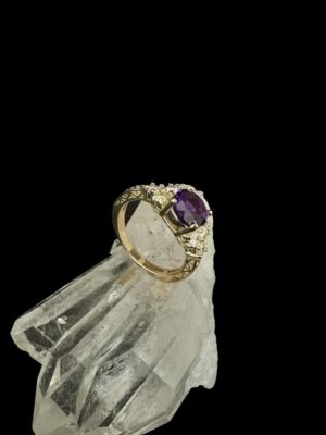 produto_310_2_photoroom_20240517_110010-0192913f3de2b5984517159693637296-1024-1024-1.jpeg Anel Modelo Torre, com Ametista e Diamantes