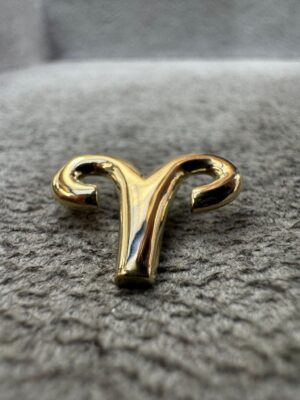 produto_313_1_img_6667-ff10d01ec868092a3517188991266135-1024-1024-1.jpeg Pingente de Ouro Signo de Áries Lucia