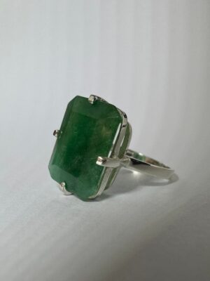 produto_333_1_img_8745-9436dbdc8de9ba51f417236417018845-1024-1024-1.jpeg Anel Prata e Esmeralda