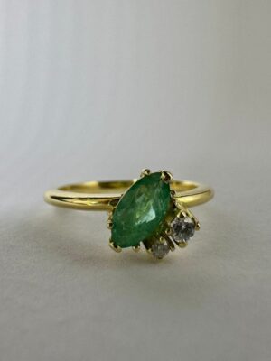 produto_339_1_img_8804-1c39d135a9553c346c17236585653438-1024-1024-1.jpeg Anel Ouro, Esmeralda e Diamantes