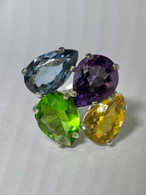 produto_342_1_img_8848-45c5abf78f36bc529917237340368732-1024-1024-1.jpeg Anel Quatro Pedras