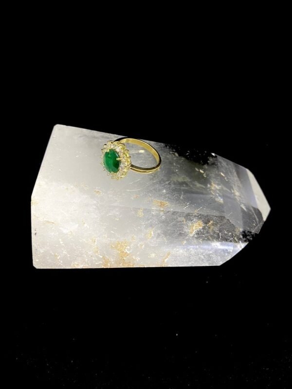 Anel Ouro Amarelo, Esmeralda e Diamantes - Imagem 2