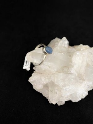 produto_49_1_img_7672-2d295339d13d62ff2016964467869412-1024-1024-1.jpeg Anel Prata e Água Marinha Falange