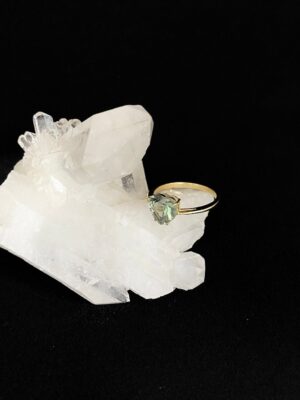 produto_77_1_img_7923-0727356b4f2104a89e16975651220750-1024-1024-1.jpeg Anel Ouro e Turmalina Verde Coração