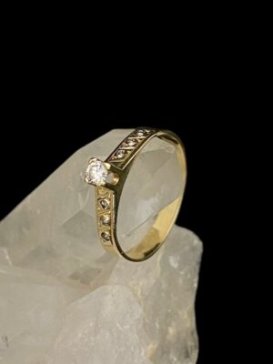 produto_80_1_photoroom_20231211_163452-d6e5a2000f773c704b17023270243626-1024-1024-1.jpeg Anel Ouro e Diamantes Modelo Grego