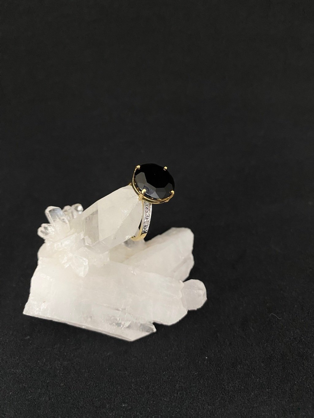 Anel Ouro, Onix e Diamantes - Imagem 2