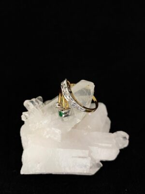 produto_97_1_img_8028-036b44d46f8182878216976419314548-1024-1024-1.jpeg Anel Ouro, Diamantes e Esmeralda